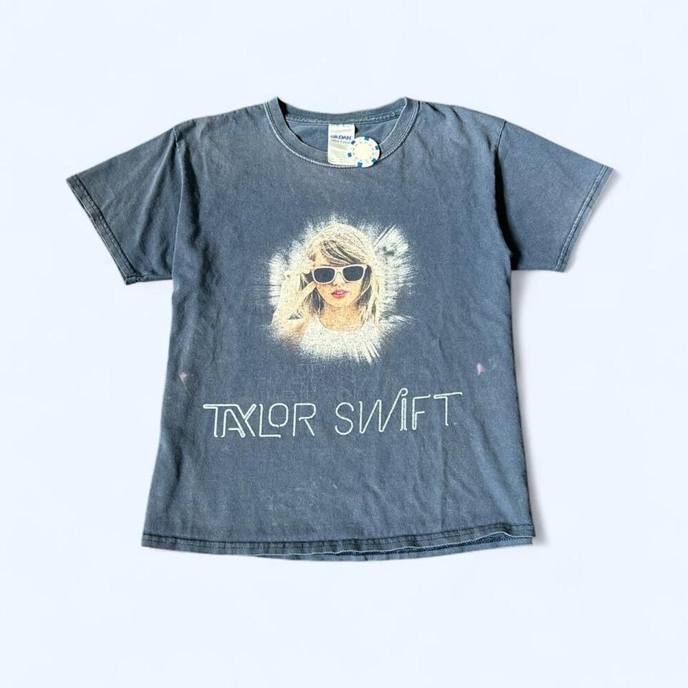 Taylor Swift 1989 World Tour women’s y2k faded print baby tee